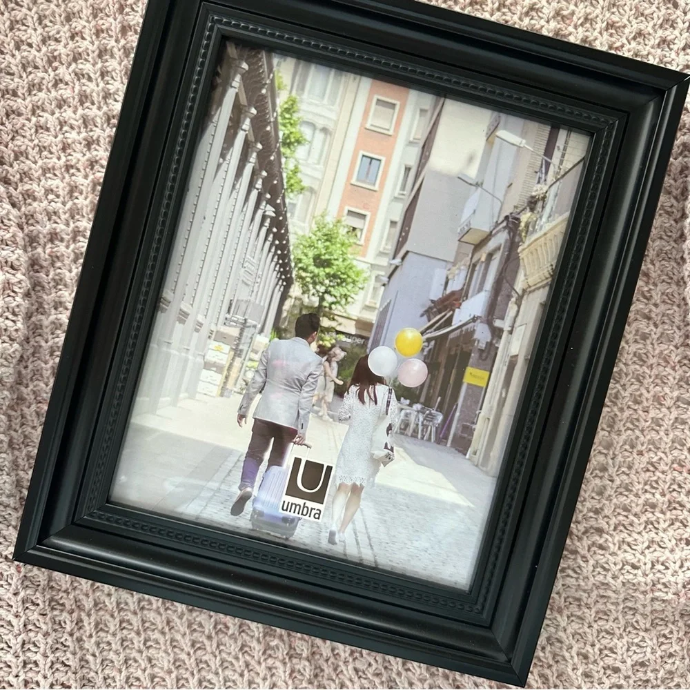 Umbra Classic Black Frame